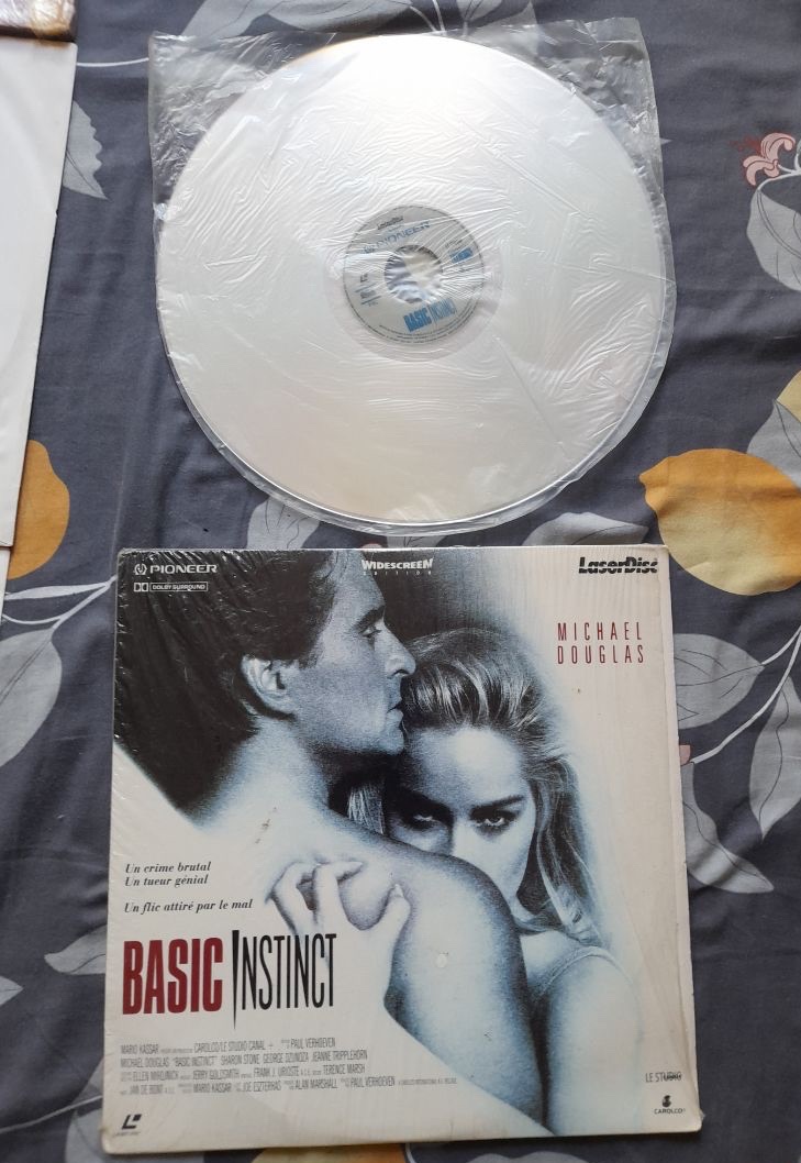 Basic Instinct LaserDisc - Michael Douglas, Sharon Stone
