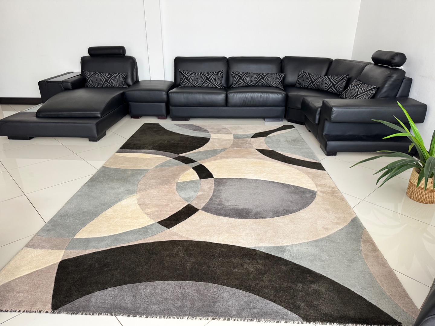 Black Leather Living Room Sofa Set thumbnail 2
