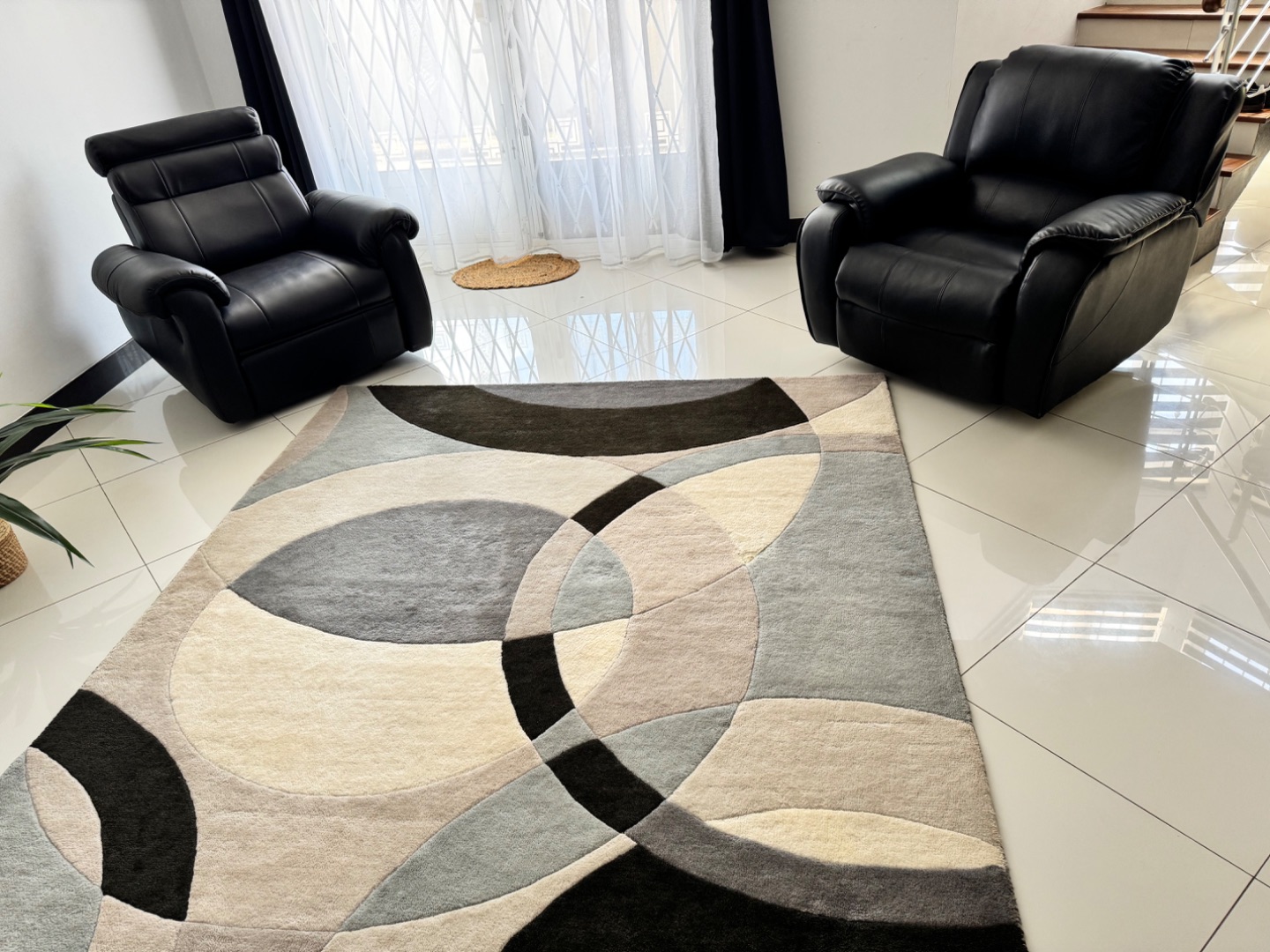 Black Leather Living Room Sofa Set thumbnail 3