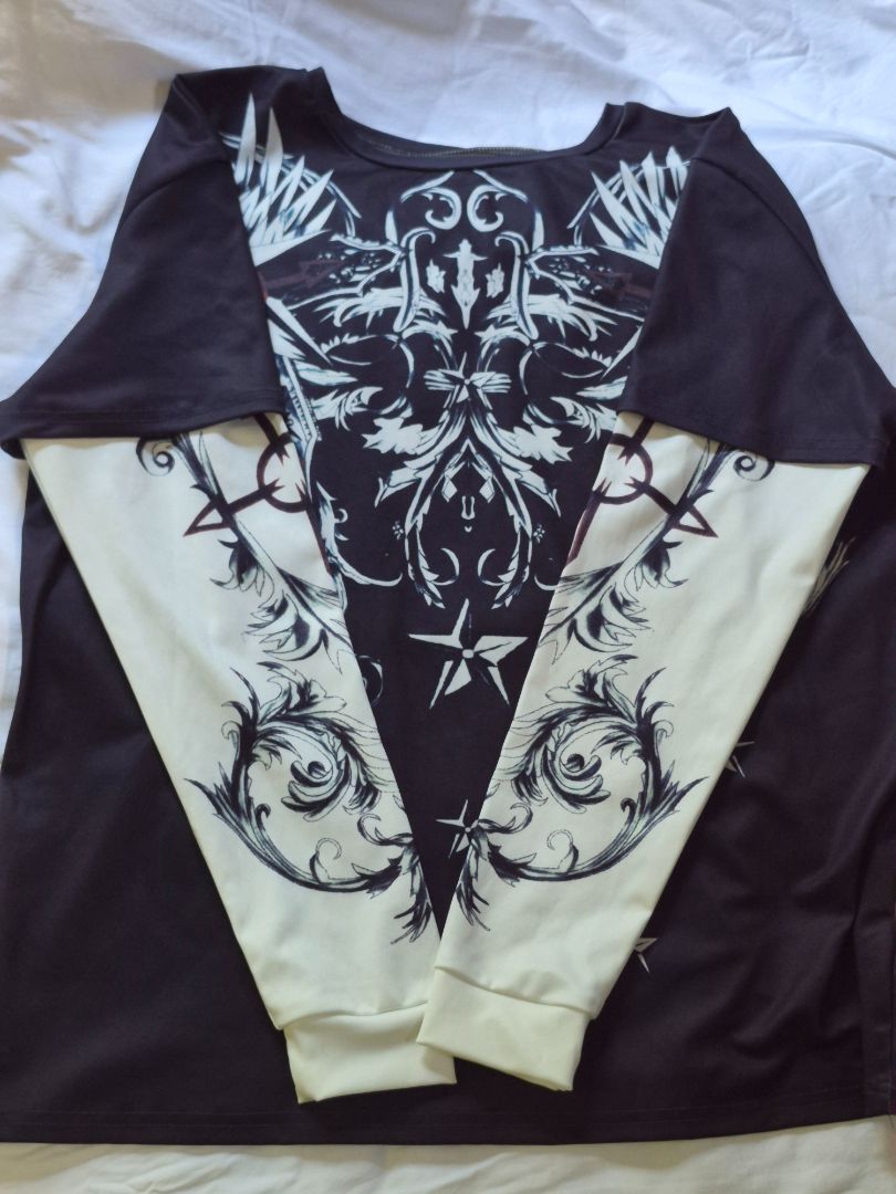 Unisex Oversized Long Sleeve Graphic Top Size M - Image 1 of 2