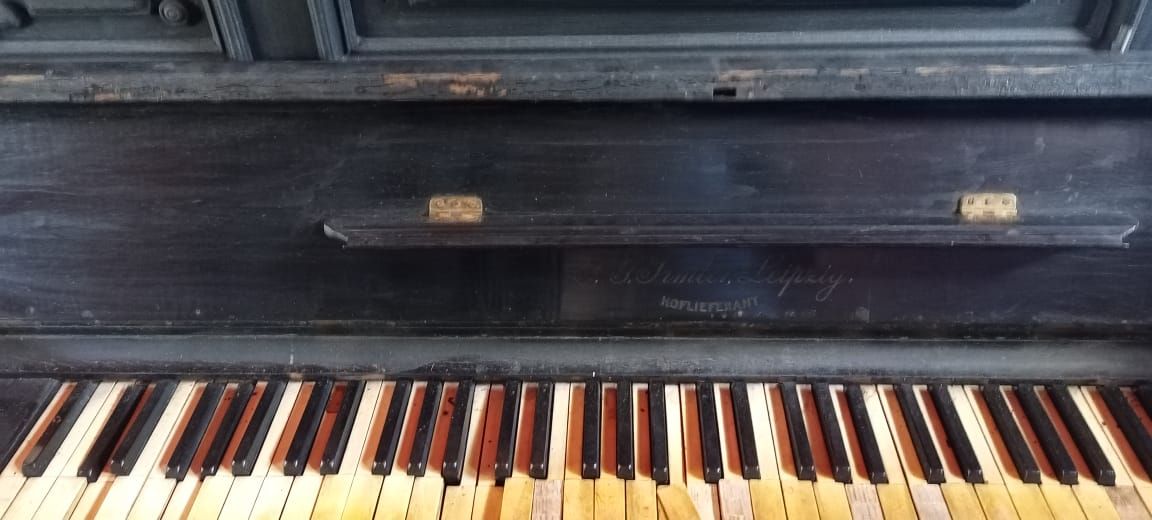 G. Irmler Leipzig Upright Piano Black