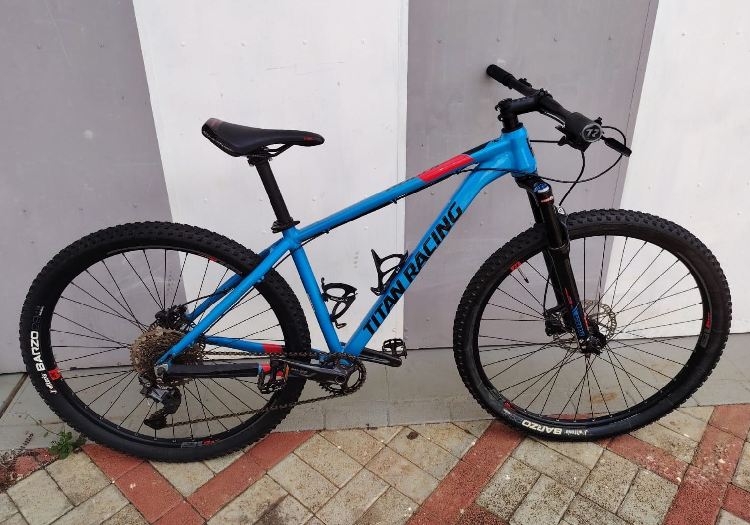 Titan Racing Rogue Mountain Bike 29" Medium thumbnail 2