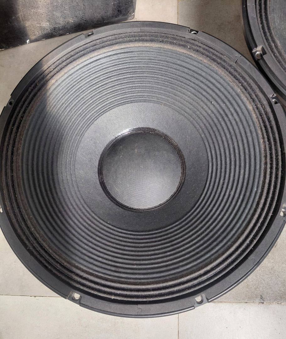 RCF LF12G301 15-inch Professional Woofer thumbnail 2