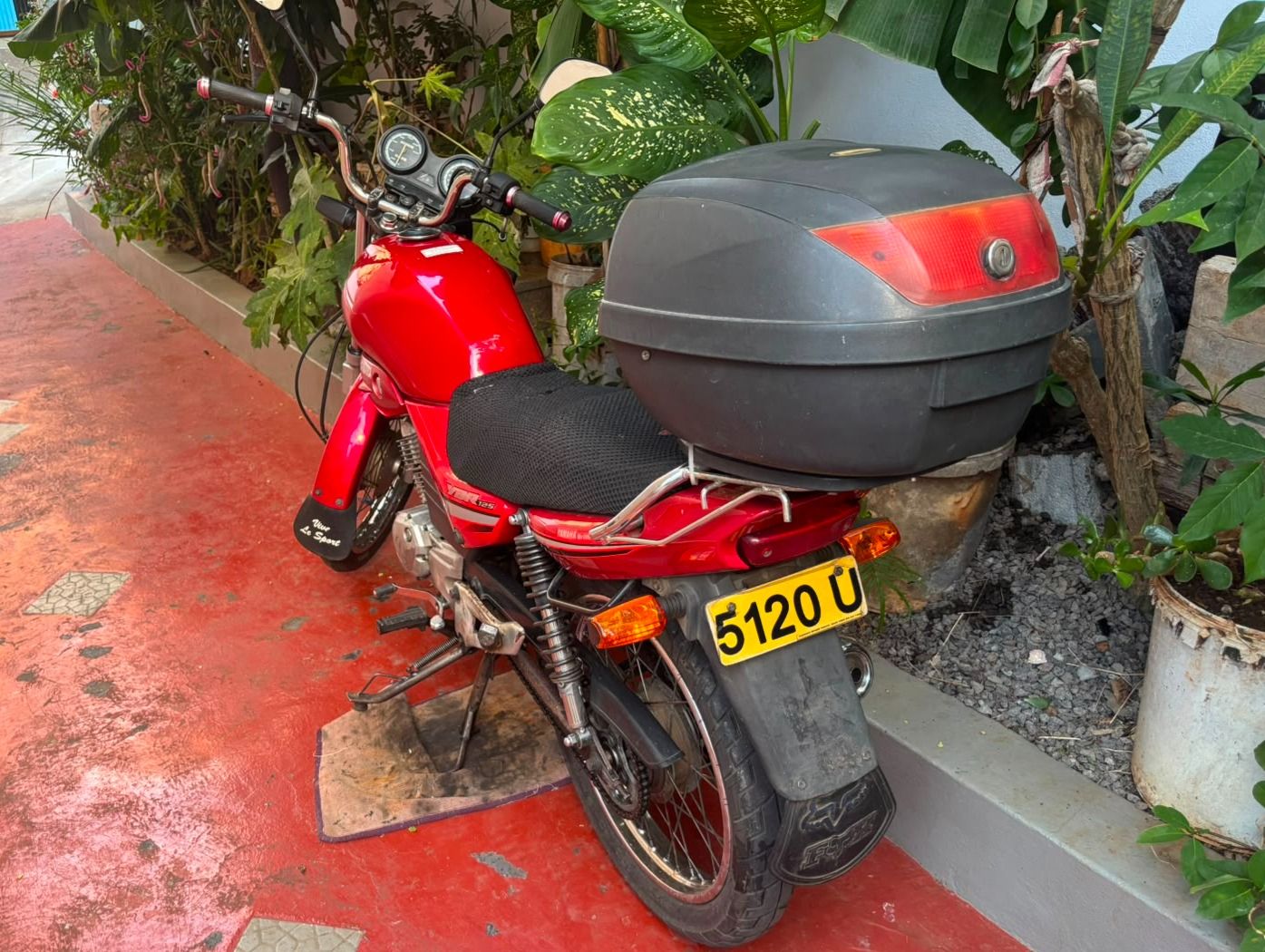 Yamaha YBR 125 125cc Manual - Image 1 of 1