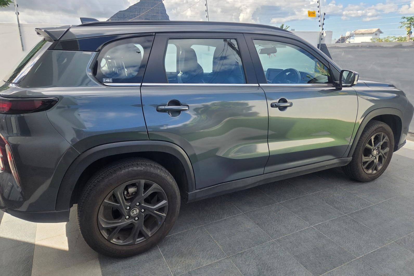 Toyota Urban Cruiser 2023 1.5L Automatic thumbnail 4
