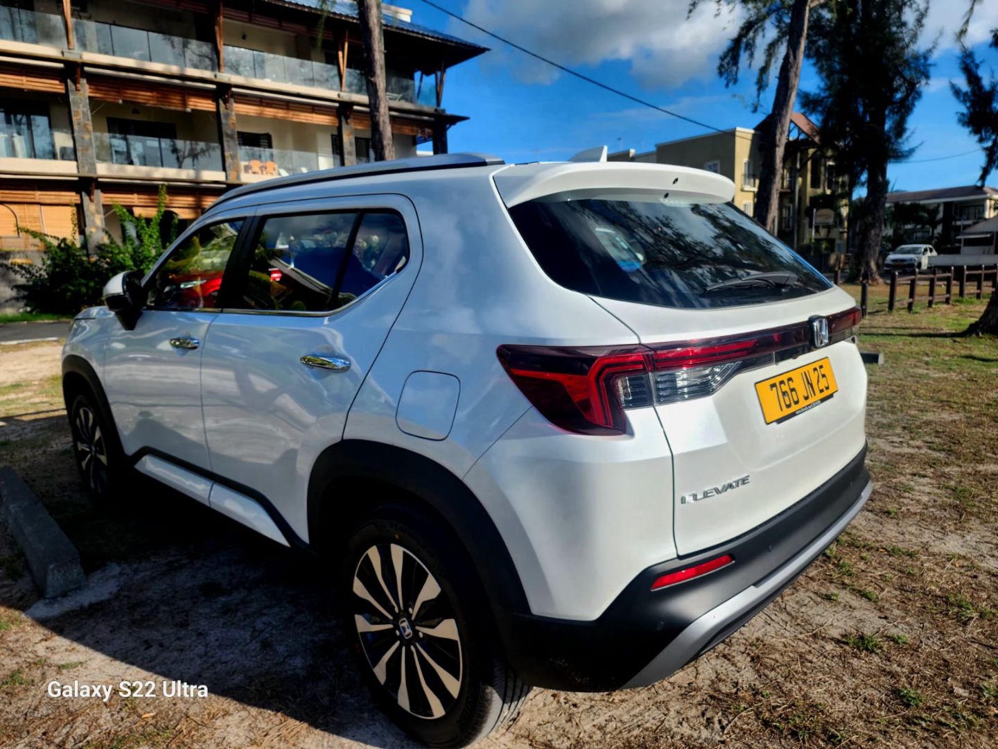 Honda Elevate 2025 1.5L Automatic thumbnail 2