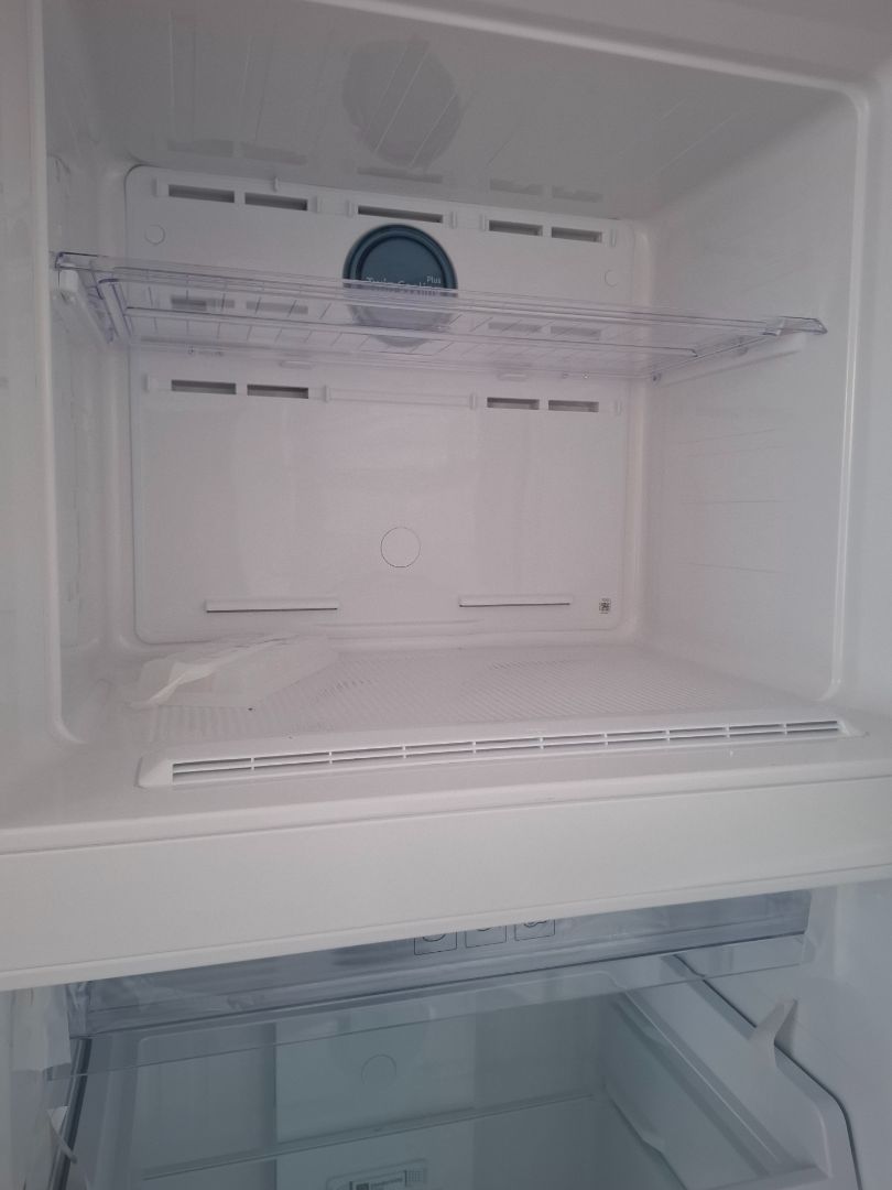 Selling A new model of Fridge thumbnail 6