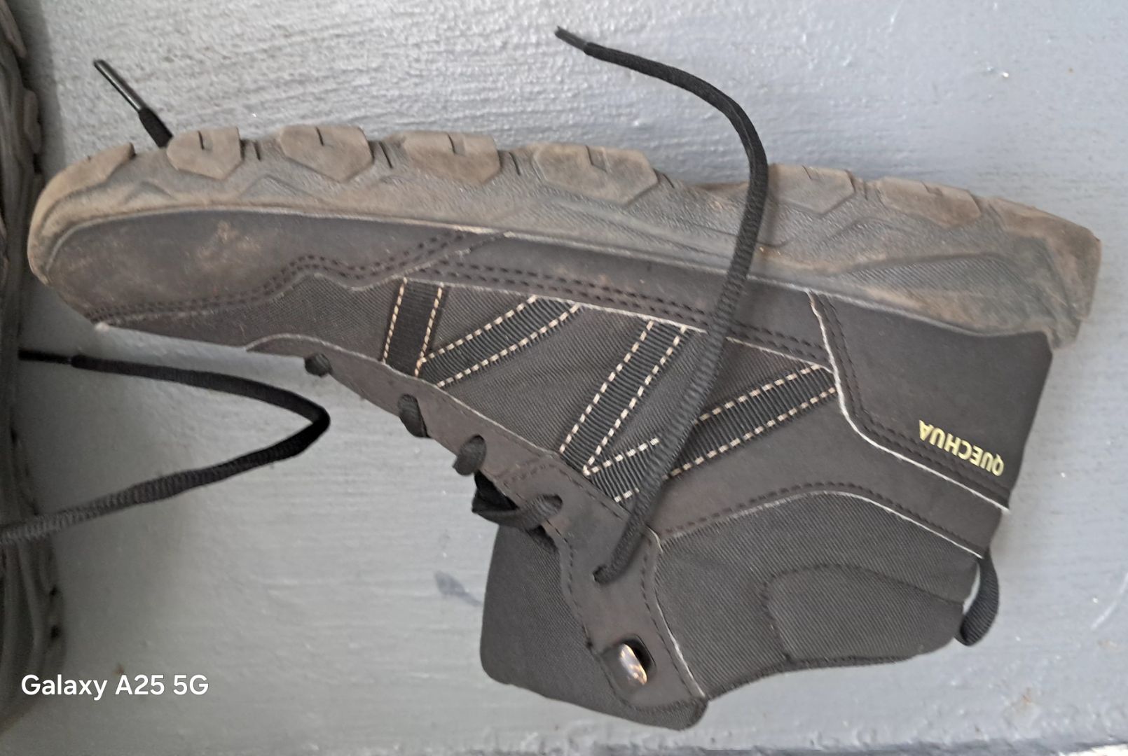 Quechua NH100 Mid Hiking Shoes Black Size 41 - Image 1 of 3