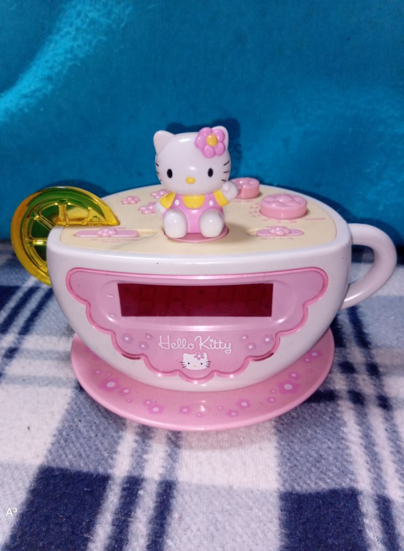 Hello Kitty Teacup Alarm Clock Radio Pink