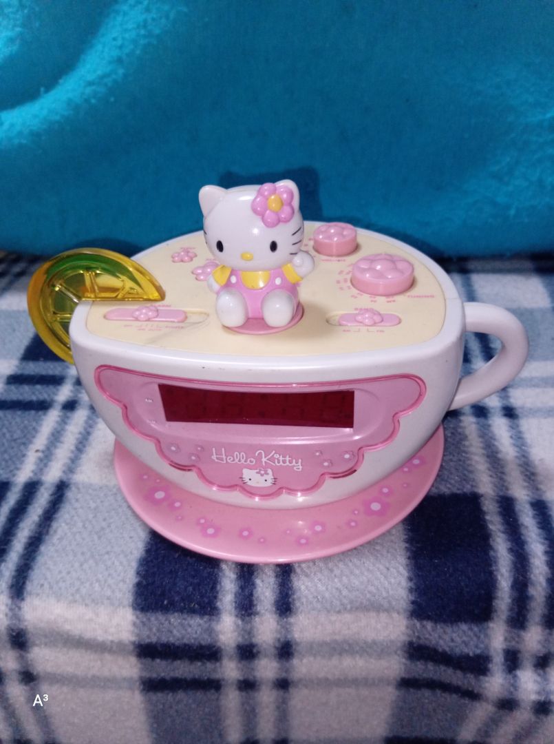 Hello Kitty Teacup Alarm Clock Radio Pink thumbnail 4