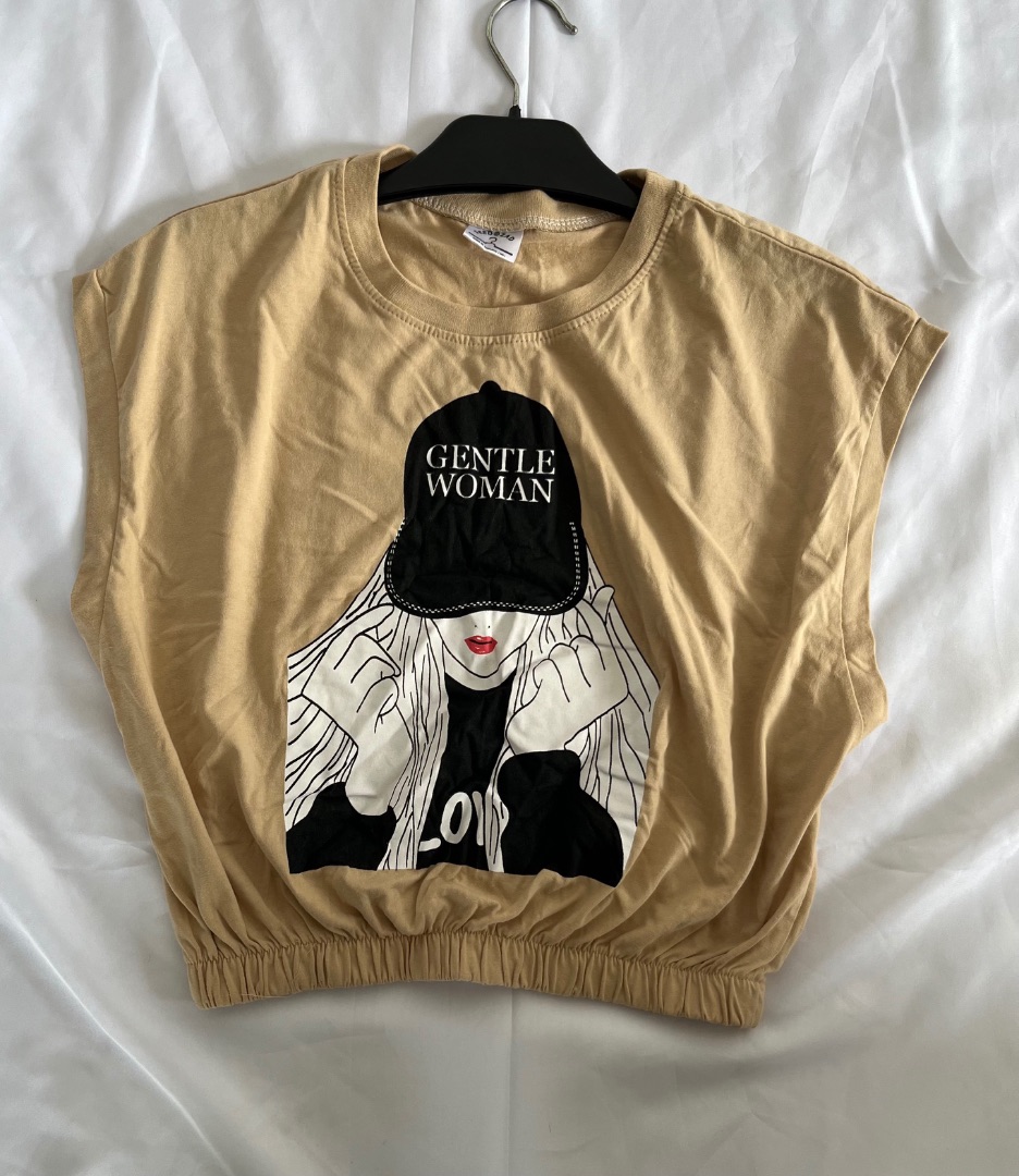Gentle Woman Beige Graphic Crop Top M