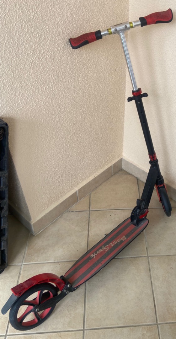 Best Sports Kick Scooter Red Black