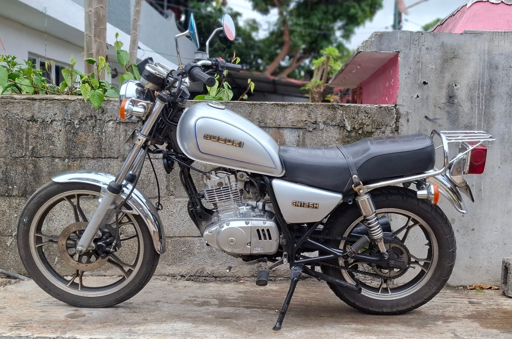 Suzuki GN125 motorcycle