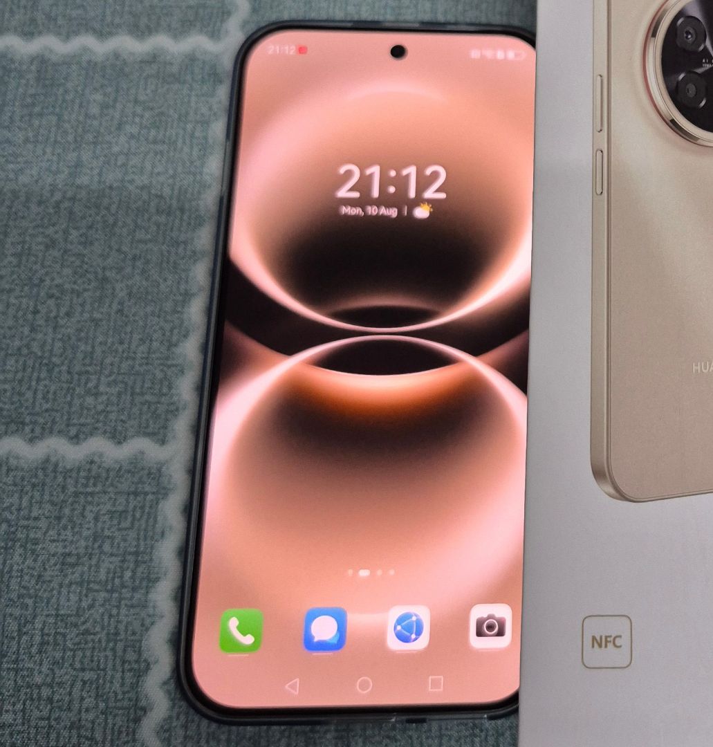 Huawei Nova 15 Max Gold thumbnail 2