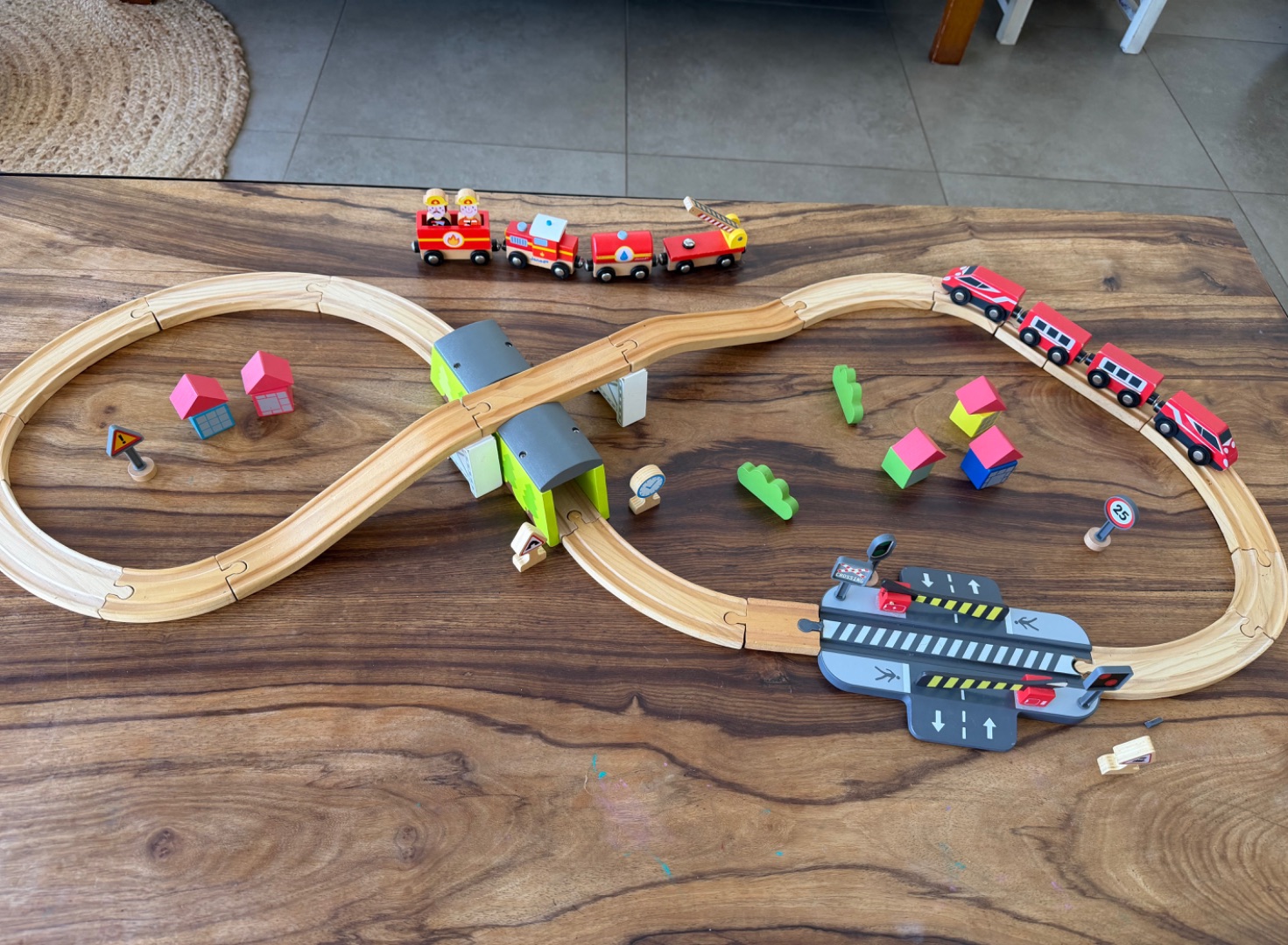 Okoia Wooden Train Circuit