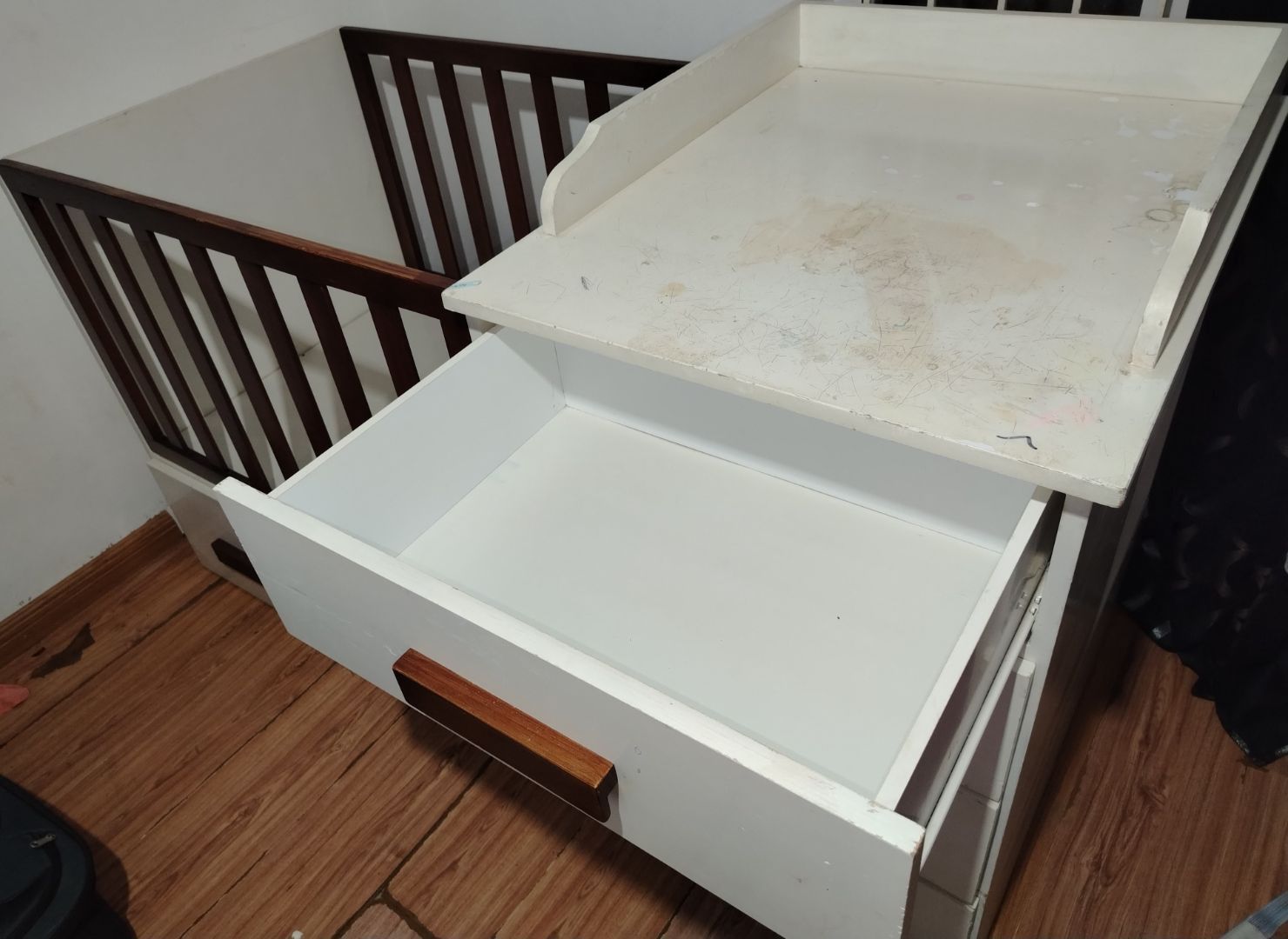 Baby Cot With Changing Unit And Drawers thumbnail 5