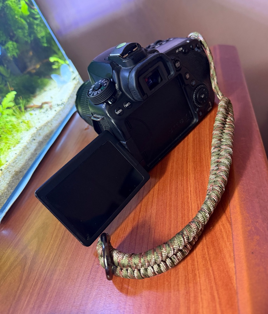 Canon EOS 80D Camera thumbnail 3