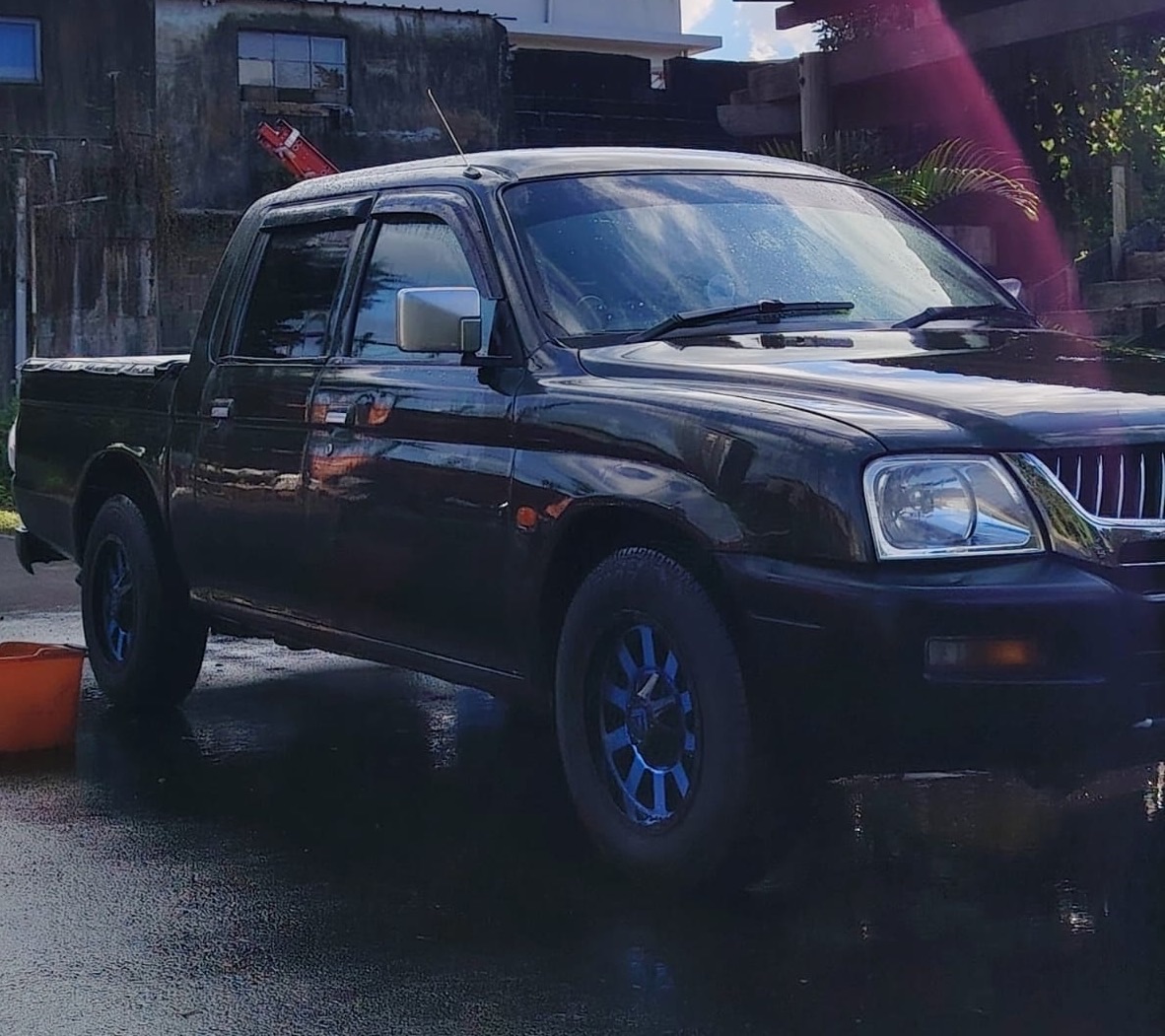 Mitsubishi L200 2005 Manuel thumbnail 2