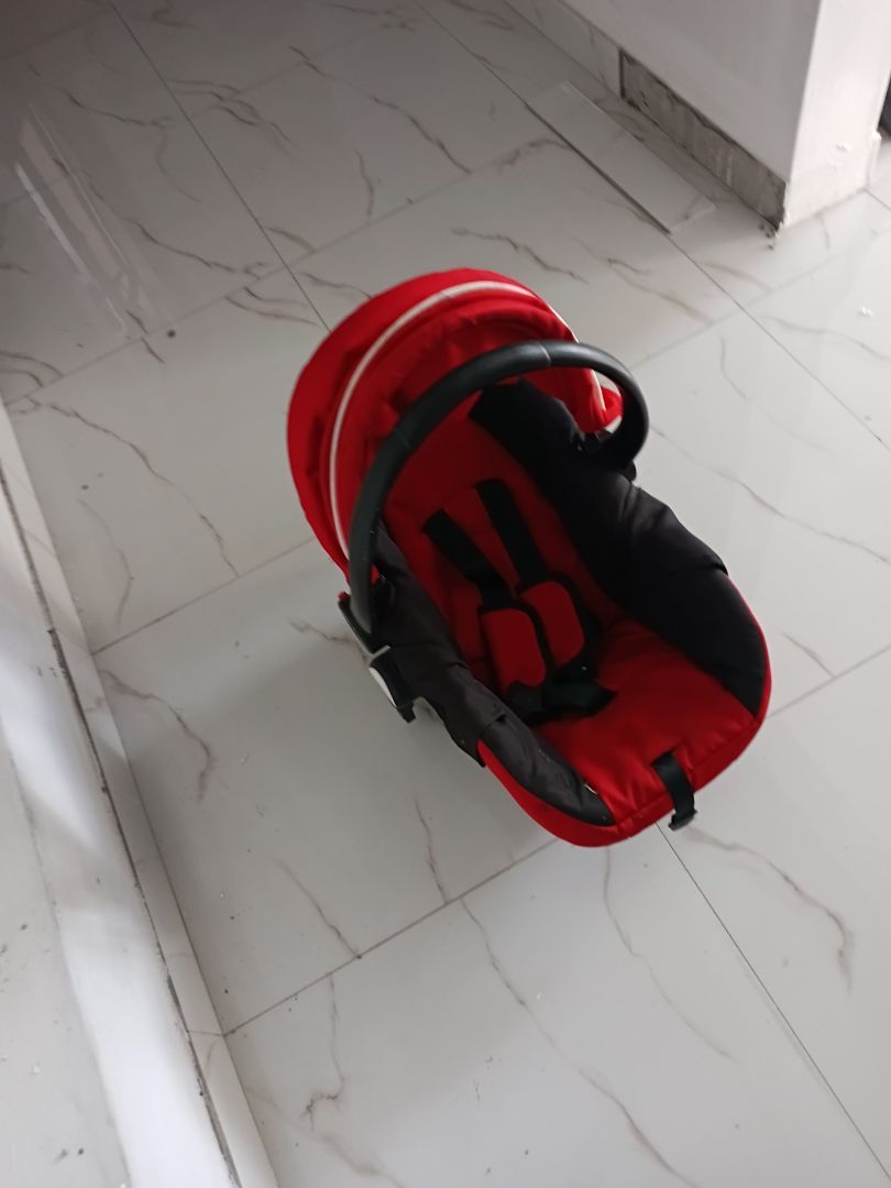 Red Infant Car Seat with Rain Cover, Seat Pad & Footmuff thumbnail 5