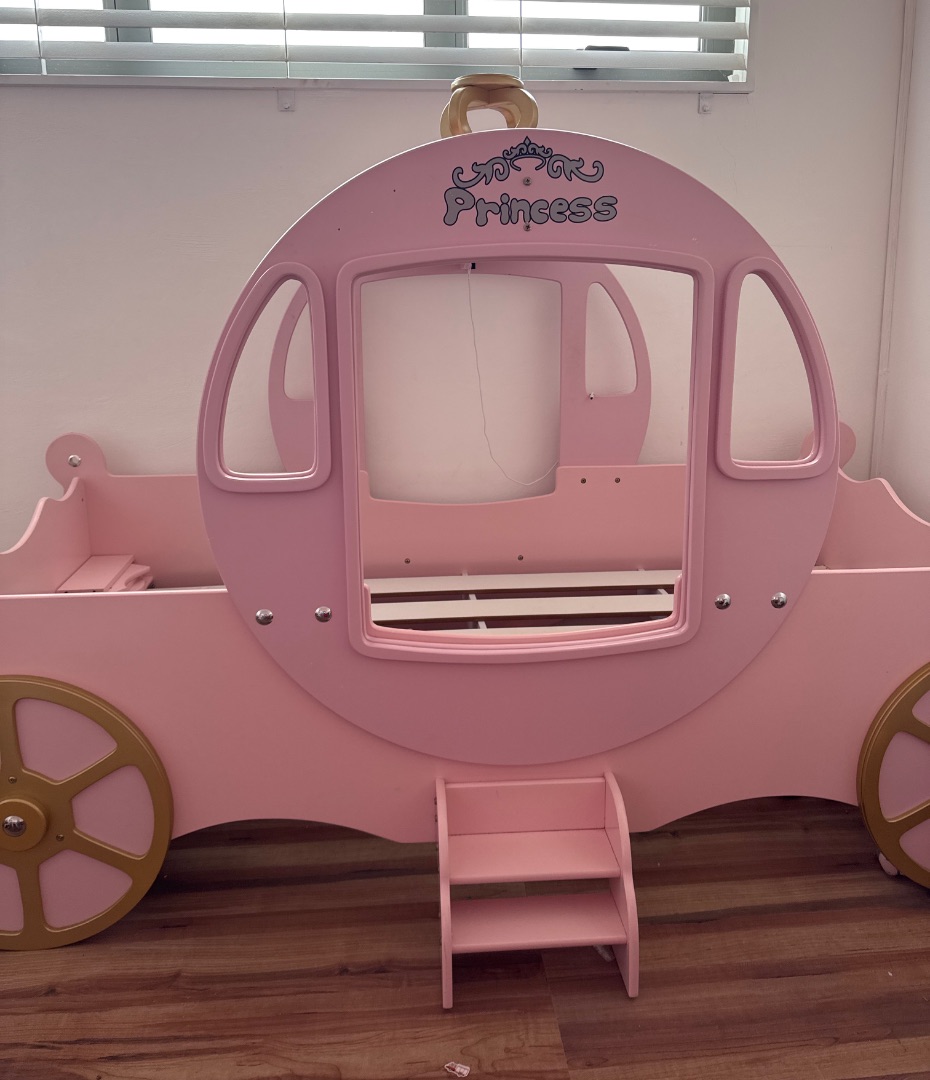 Princess Carriage Wooden Toddler Bed Pink thumbnail 2