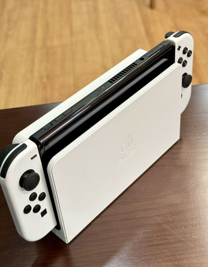 Nintendo Switch OLED Model White thumbnail 2
