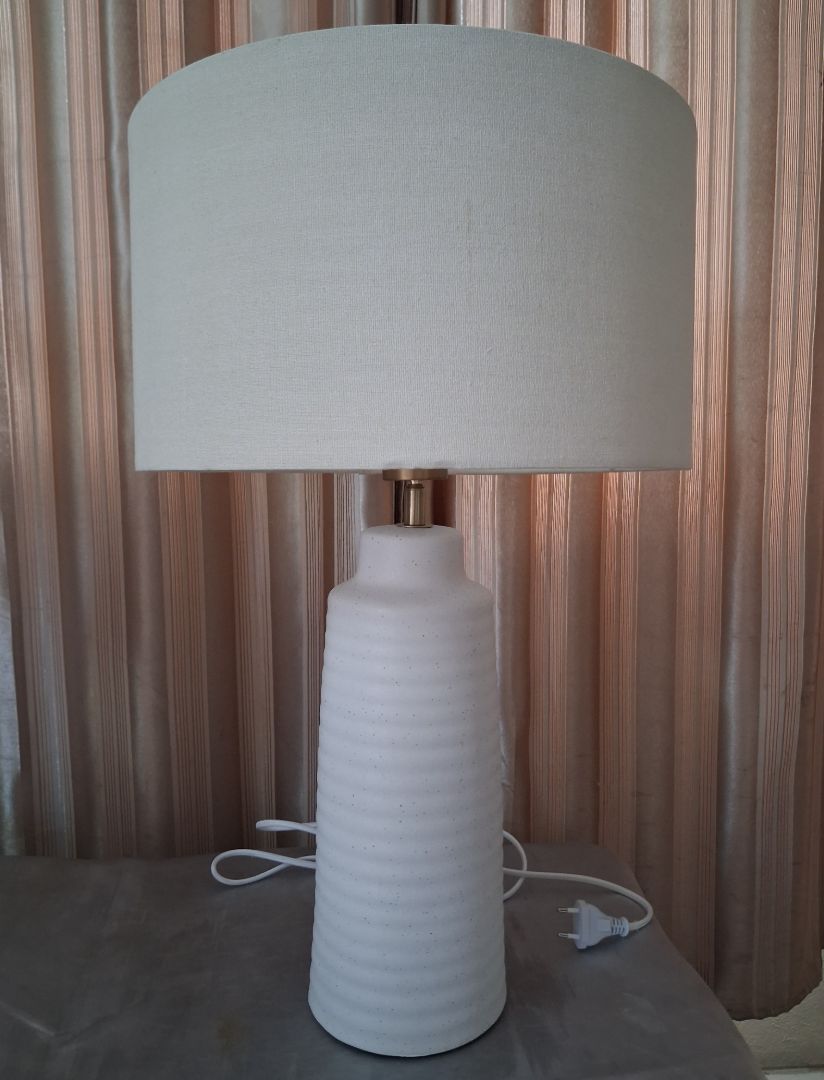 White Ceramic Table Lamp thumbnail 3