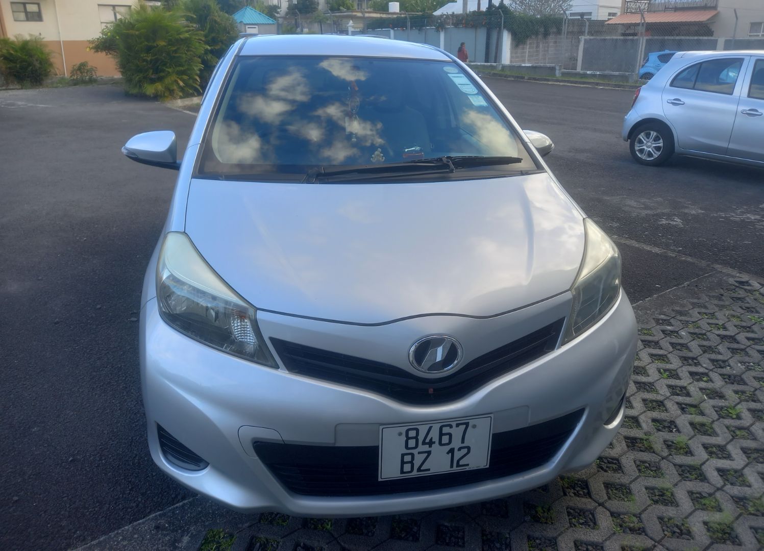 Toyota Vitz 2012 1.3L Automatic thumbnail 3