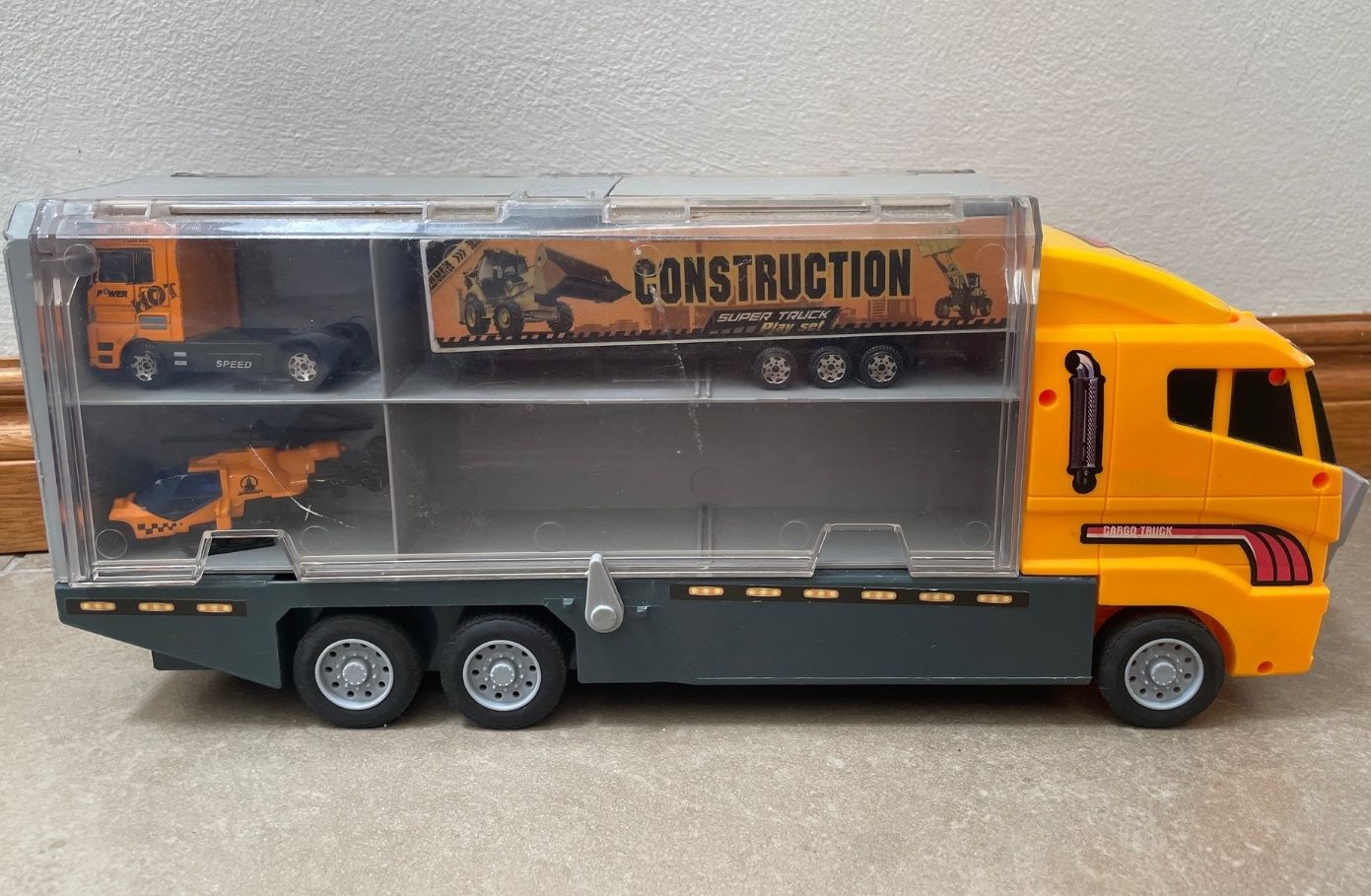 Construction Truck Carrier with Excavator and Dumper