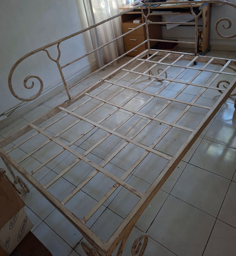 Wrought Iron Daybed with Blue Striped Mattress thumbnail 2