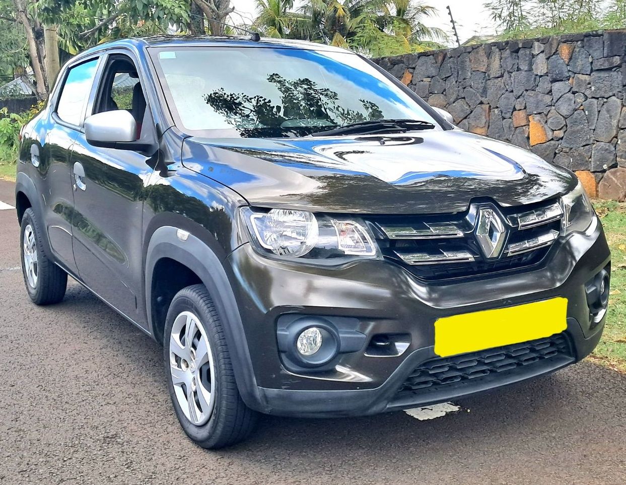 Renault kwid For Sale - 5752 4642 - Image 1 of 2