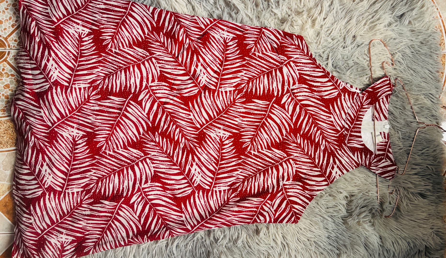 Red and White Leaf Print Sleeveless Dress thumbnail 2