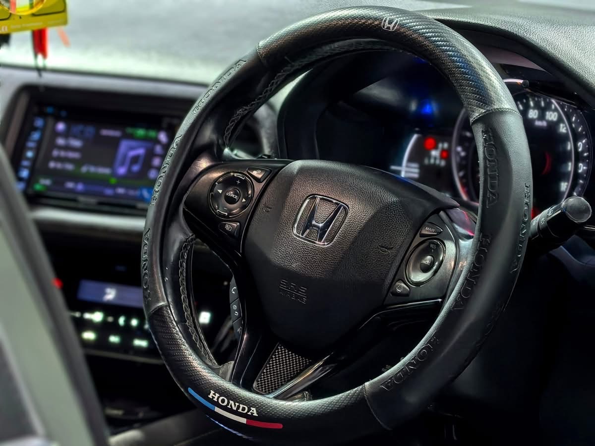 Honda Vezel RS Hybrid 2016 1.5L Automatic thumbnail 6
