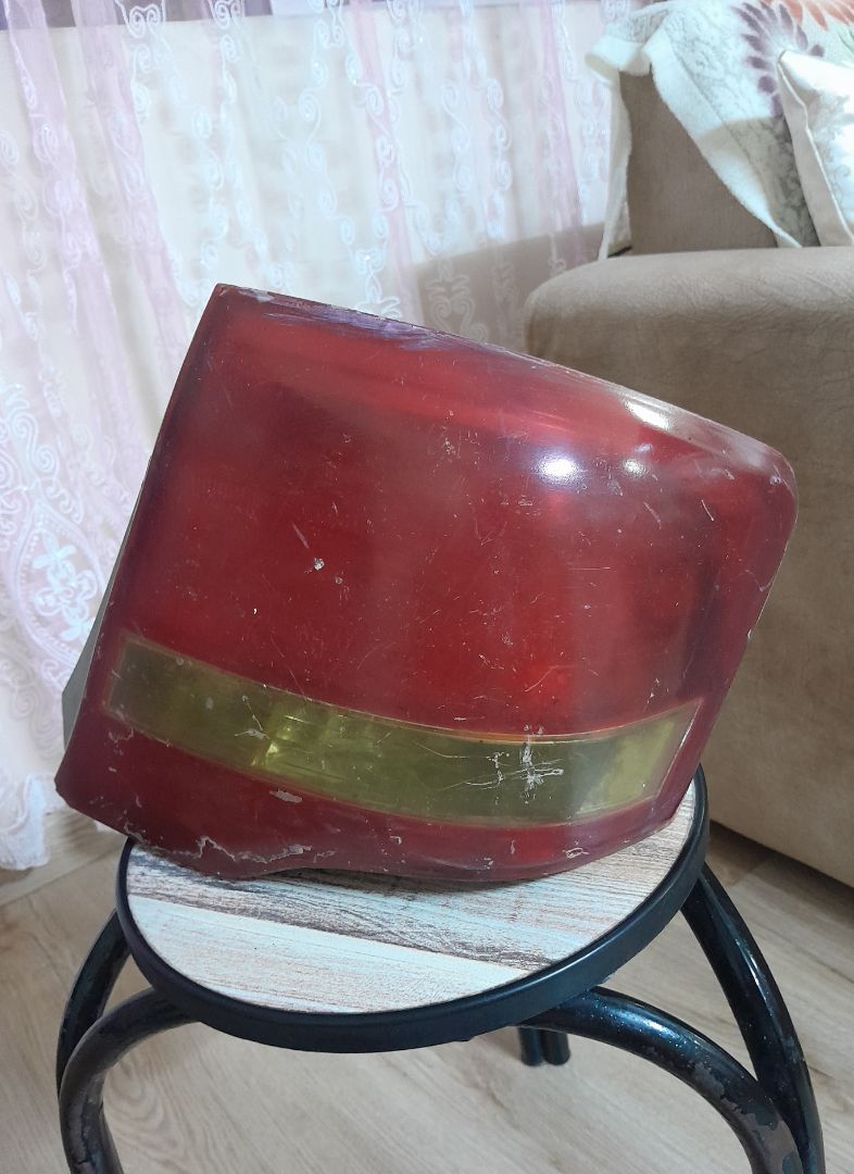 Vehicle Tail Light Assembly