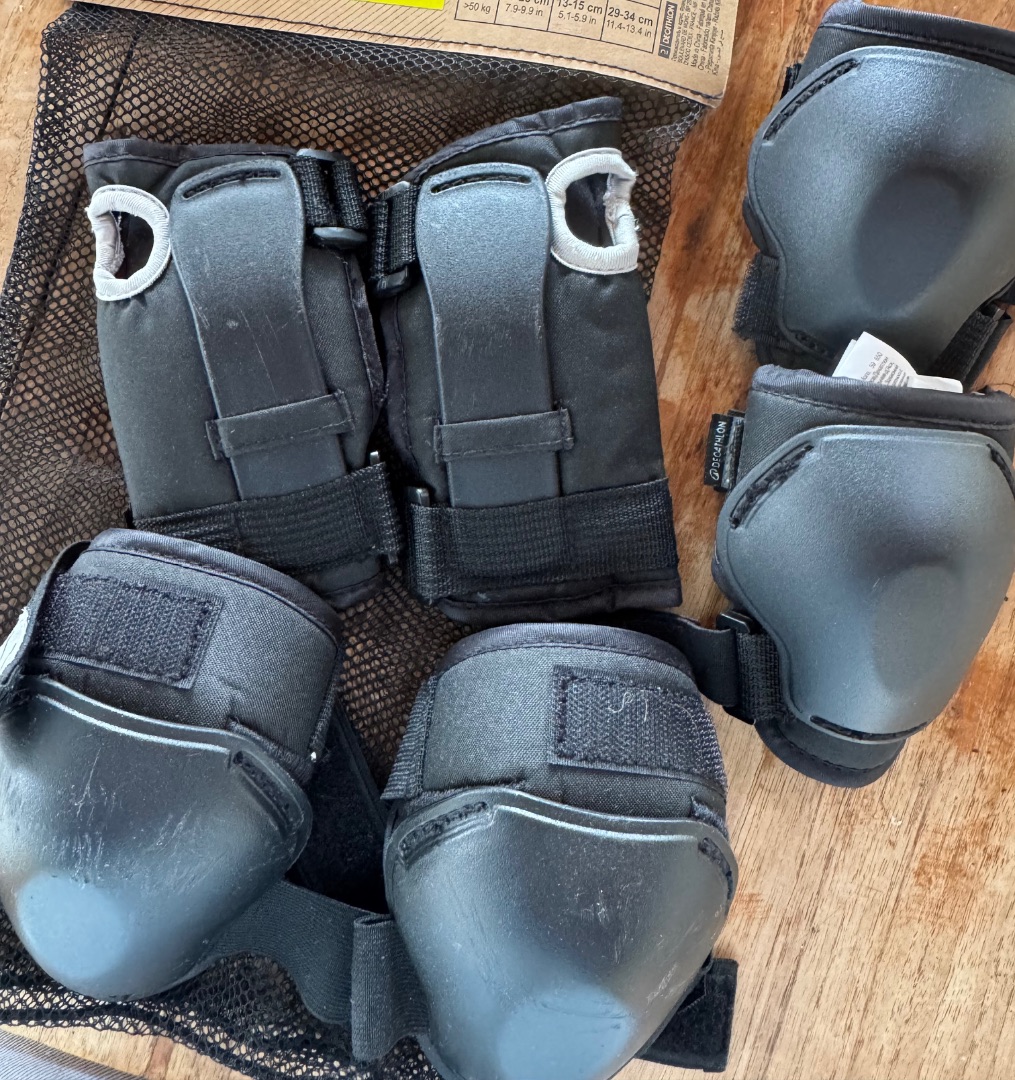 Oxelo Set 100 Kids Protective Gear 2XS - Image 1 of 5