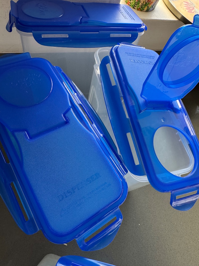 Lock & Lock Cereal Dispenser Containers Set of 4 thumbnail 3