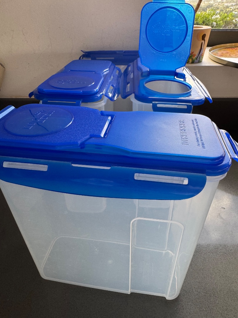 Lock & Lock Cereal Dispenser Containers Set of 4 thumbnail 5