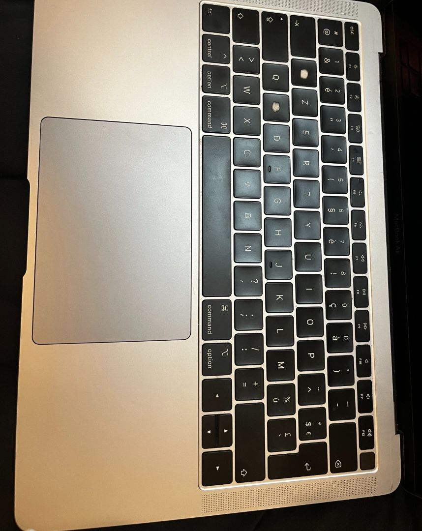 Apple MacBook Air 13-inch 2019 16GB RAM Intel Core i5 thumbnail 4