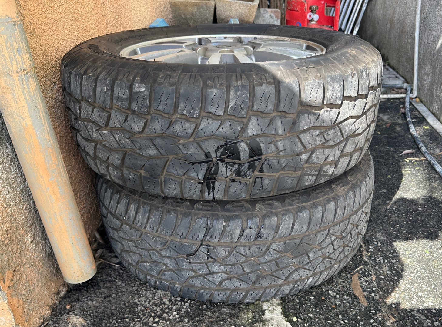 Set o 18-inch Alloy Wheels with A/T Tyres thumbnail 3