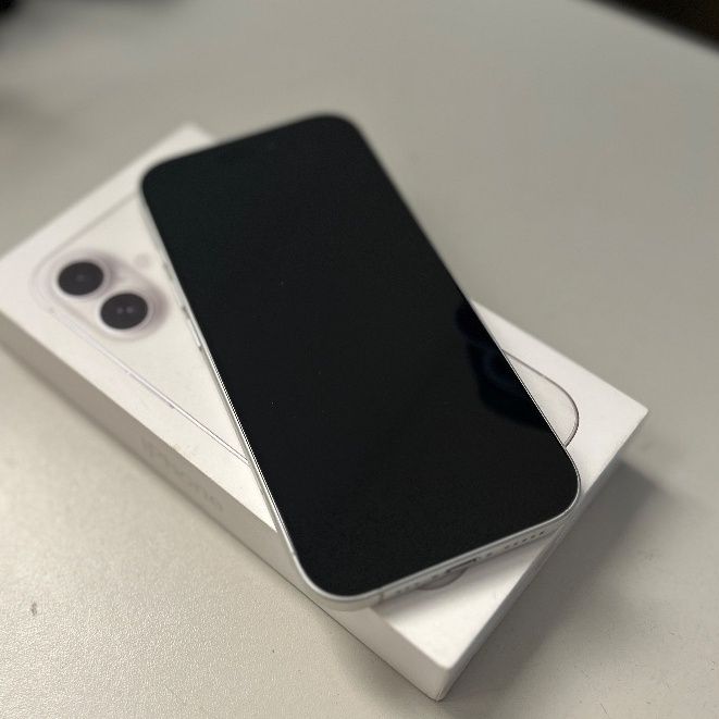 Apple iPhone 16 White - Image 1 of 5