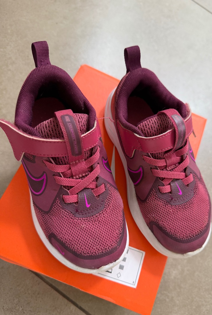 Nike Cosmic Runner Kids Shoes Burgundy Size 27