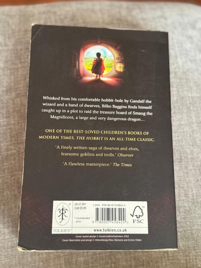 The Hobbit - J.R.R. Tolkien (Paperback) thumbnail 2