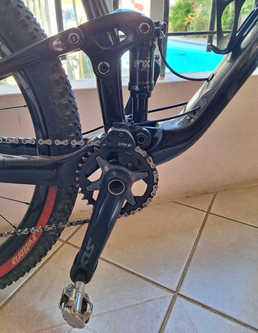 Giant Anthem Advanced Pro 2 Carbon Mountain Bike Size M thumbnail 2
