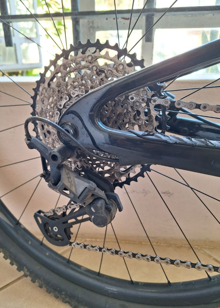 Giant Anthem Advanced Pro 2 Carbon Mountain Bike Size M thumbnail 3