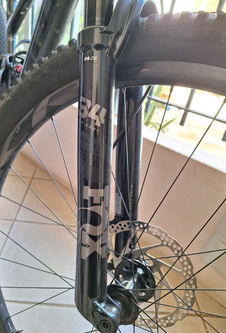 Giant Anthem Advanced Pro 2 Carbon Mountain Bike Size M thumbnail 4