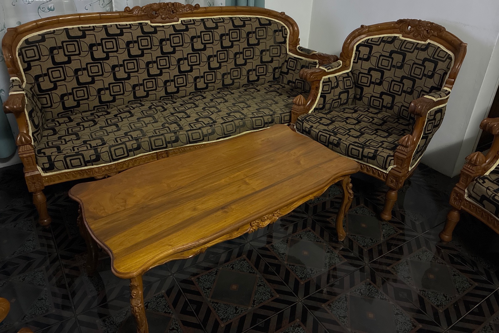 Wooden Sofa Set With Geometric Pattern Fabric thumbnail 3