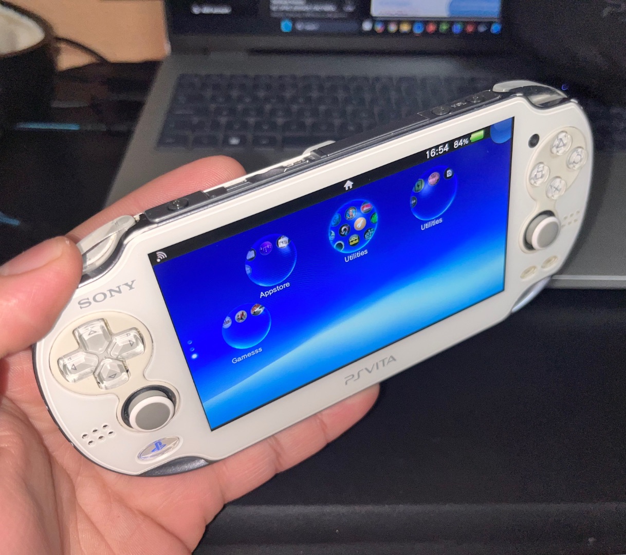 Sony PlayStation Vita PS Vita White thumbnail 2