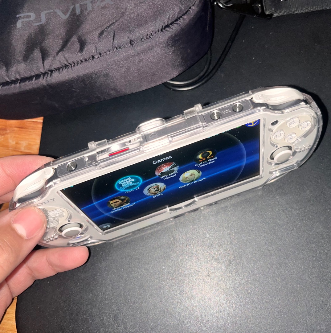 Sony PlayStation Vita PS Vita White thumbnail 4
