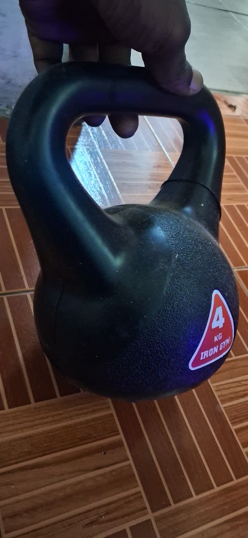 Iron Gym 4kg Black Kettlebell thumbnail 2