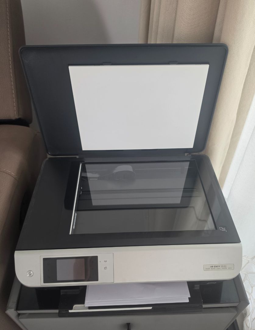 HP Envy 5530 All-in-One Printer Black thumbnail 2