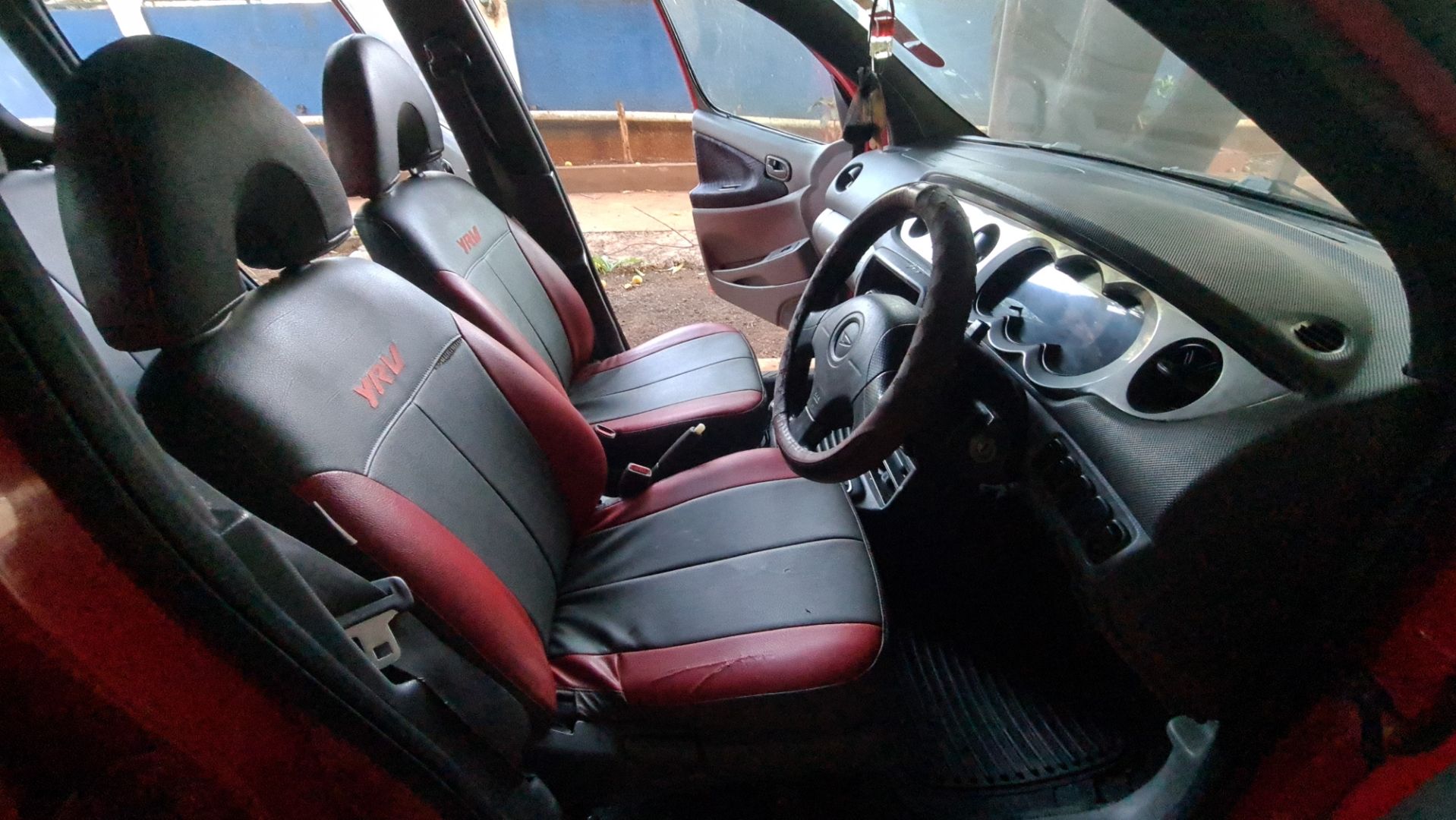 Daihatsu YRV 2000 thumbnail 2